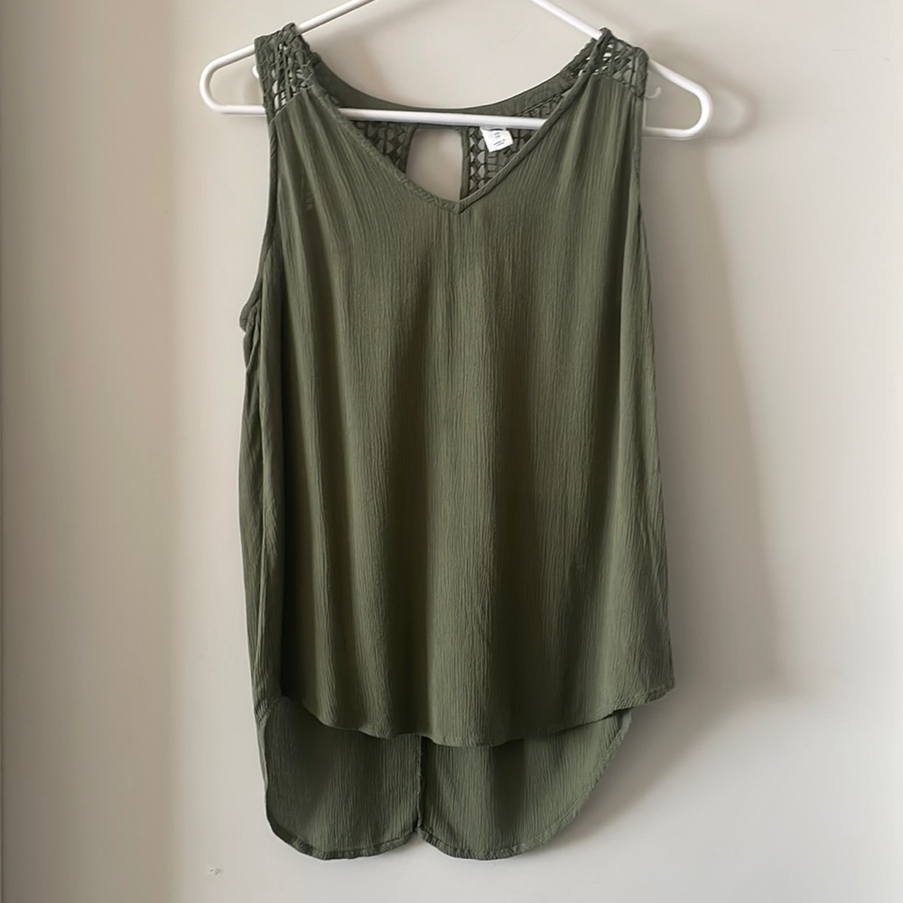 EUC Old Navy Crochet Detail Swing Tank